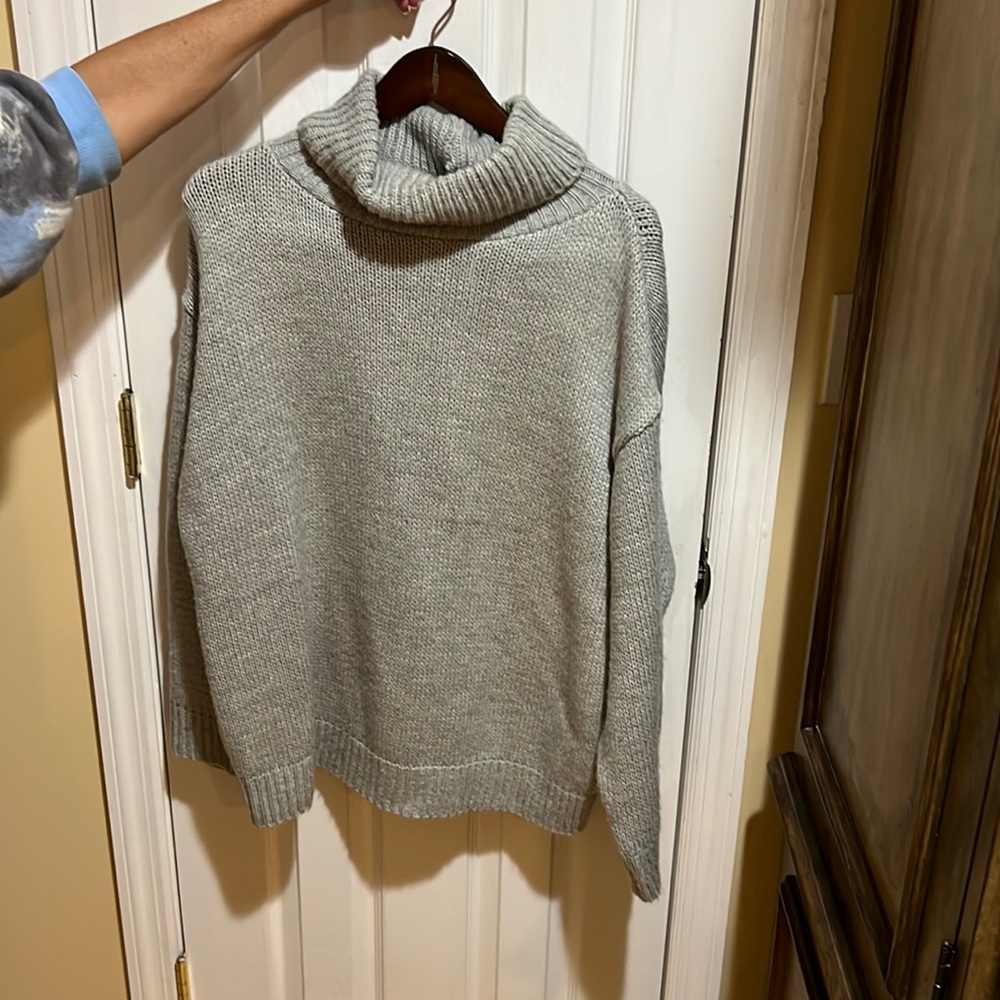 Pretty Little Thing Sweater Size M